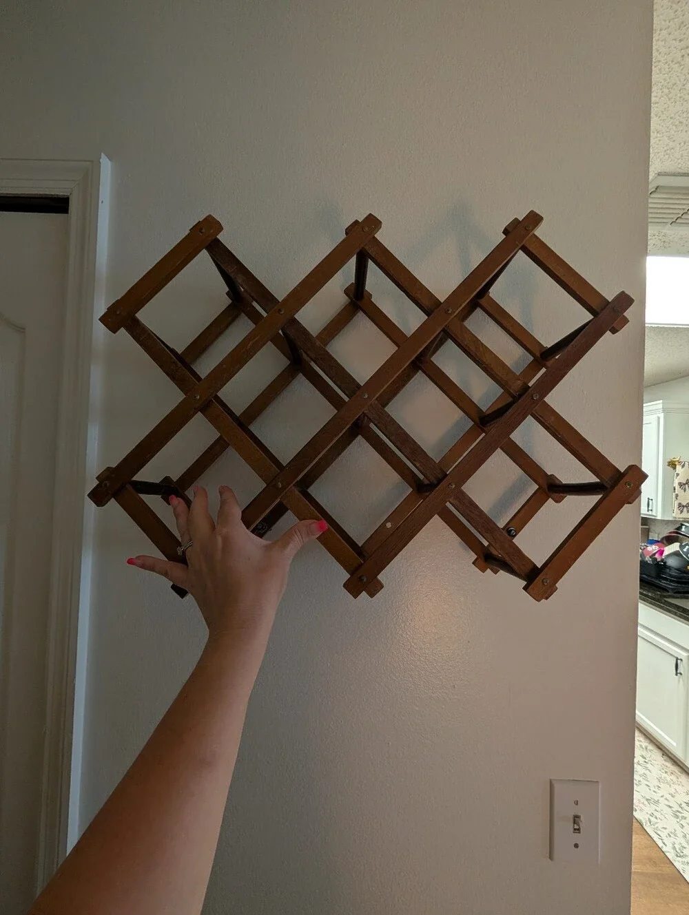 Vintage Wooden Wall-Mounted Wine Rack - Brown